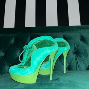 Green suede & mesh booties in good condition. Owned for about 2 years.